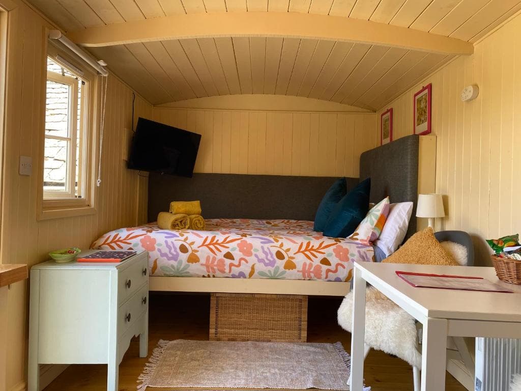 The Hut at Bay Tree Farm