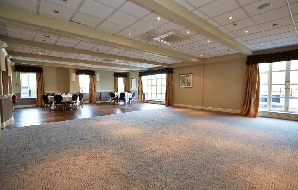 Royal George Hotel – image 4